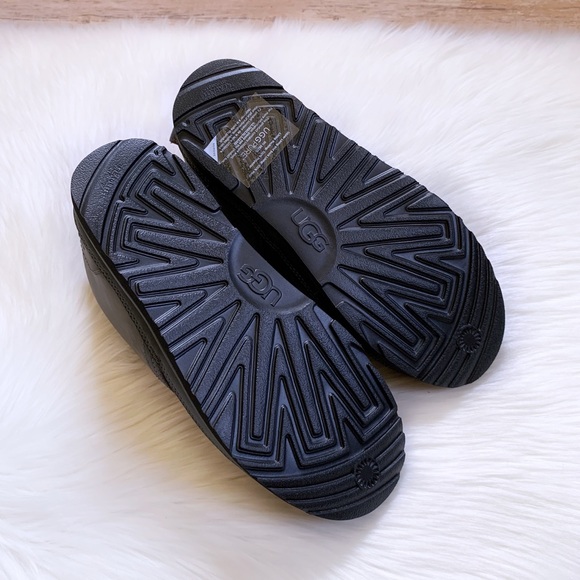 UGG Men’s Neumel Waterproof Chukka Boots - Picture 8 of 8